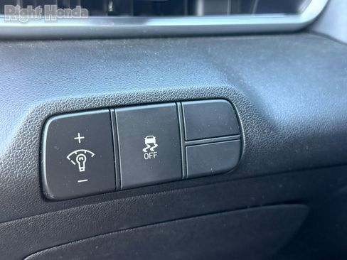 Used 2025 Hyundai Elantra SEL FWD image 10