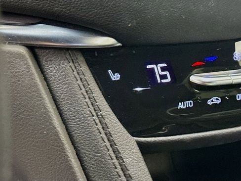 Used 2024 Cadillac XT5 Luxury image 23