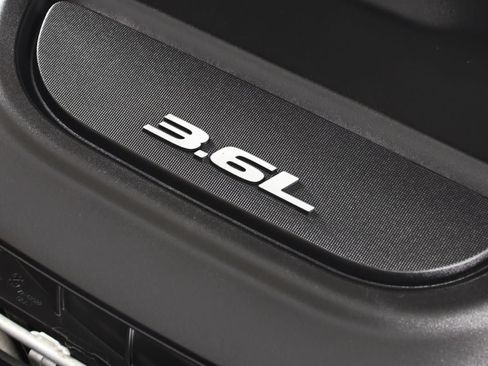 Used 2017 Chrysler Pacifica Touring-L w/ Tire & Wheel Group FWD image 20