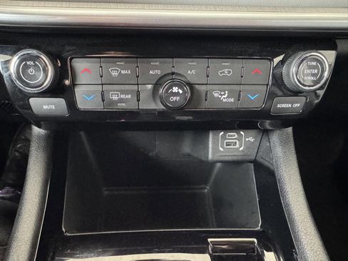 Used 2024 Jeep Compass Limited image 25