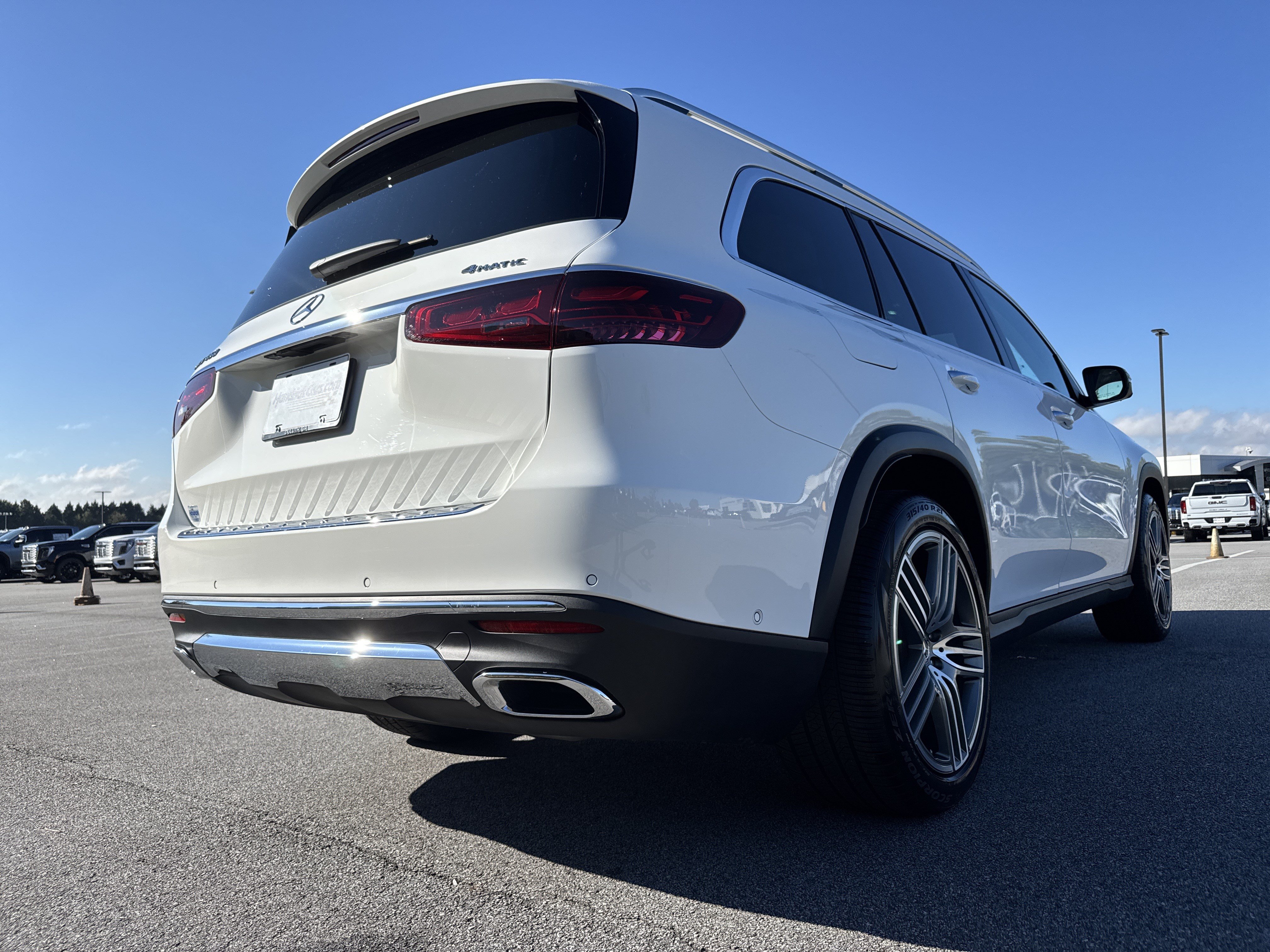 Used 2025 Mercedes-Benz GLS 450 4MATIC image 10