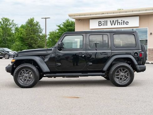 Used 2024 Jeep Wrangler Unlimited Sport AWD/4WD image 3