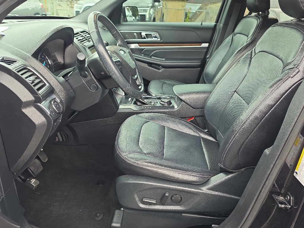 Used 2019 Ford Explorer Limited w/ Class III Trailer Tow Package AWD/4WD image 17