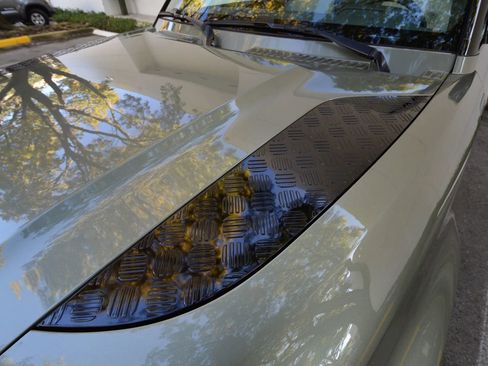 Used 2025 Land Rover Defender 110 X-Dynamic SE image 20