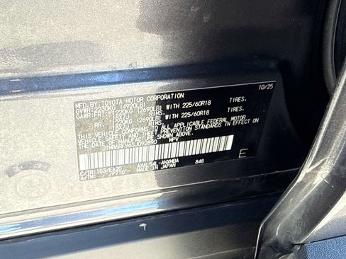 Used 2025 Toyota RAV4 XLE Premium AWD/4WD image 27