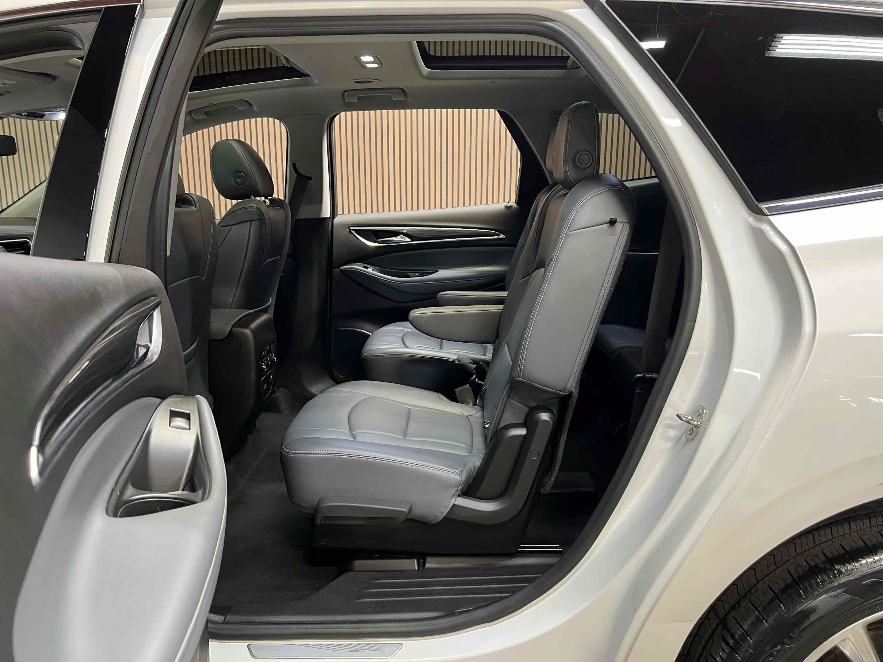 Used 2018 Buick Enclave Premium w/ Experience Buick Package AWD/4WD image 38