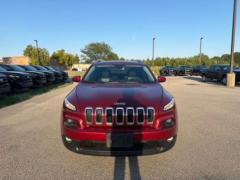 Used 2014 Jeep Cherokee Latitude AWD/4WD image 8