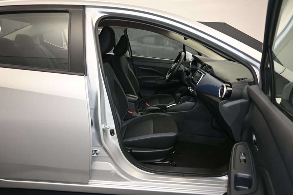 Used 2025 Nissan Versa SV FWD image 26