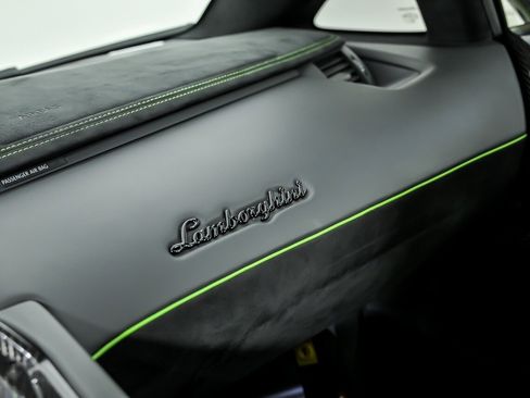 Used 2019 Lamborghini Aventador SVJ AWD/4WD image 36