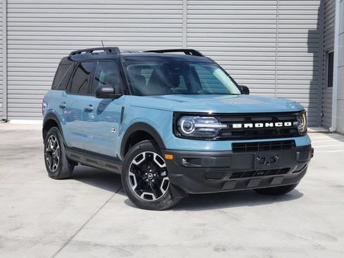 Used 2023 Ford Bronco Sport Outer Banks AWD/4WD image 2