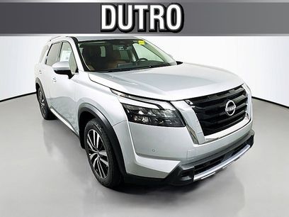 New 2025 Nissan Pathfinder Platinum w/ Cargo Package
