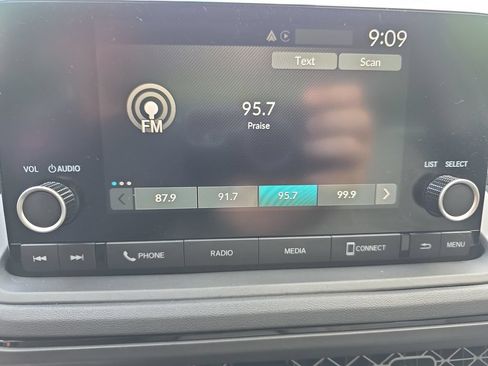 Used 2025 Honda Accord SE image 29