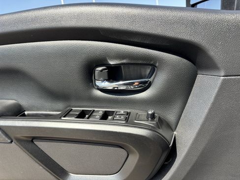 Used 2024 Nissan Titan SV w/ SV Convenience Package AWD/4WD image 43