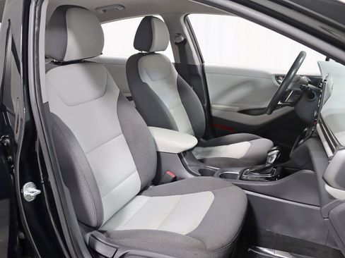 Used 2020 Hyundai Ioniq SE image 23
