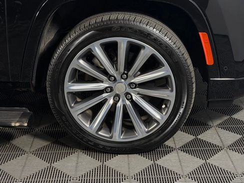 Used 2022 Jeep Grand Wagoneer Series I AWD/4WD image 13