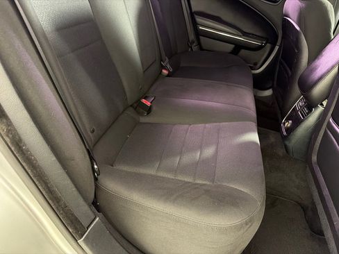 Used 2012 Dodge Charger SE RWD image 18