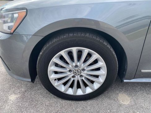 Used 2017 Volkswagen Passat 1.8T SE FWD image 11