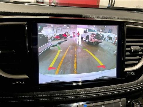 Used 2024 Chrysler Pacifica Limited FWD image 21