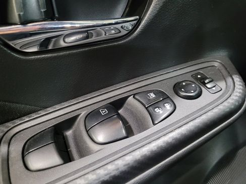 Used 2021 Nissan Versa SV FWD image 27