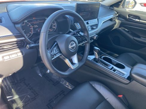 Used 2024 Nissan Altima 2.5 SR w/ SR Premium Package image 16