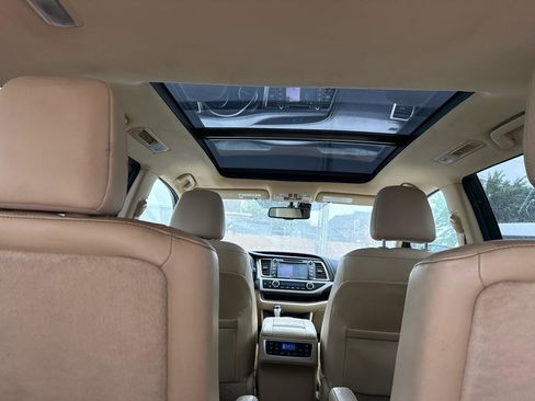 Used 2014 Toyota Highlander Limited Platinum AWD/4WD image 46