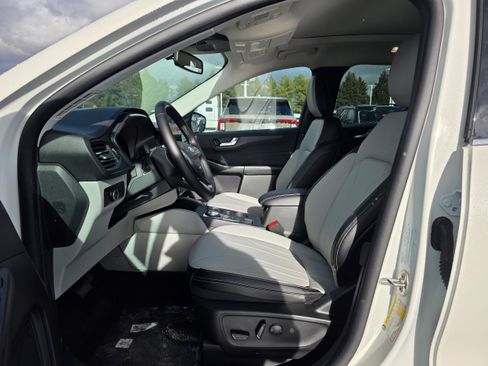 New 2026 Ford Escape Platinum w/ Premium Technology Package image 27