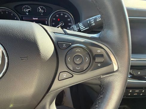 Used 2021 Buick Enclave Essence FWD image 23
