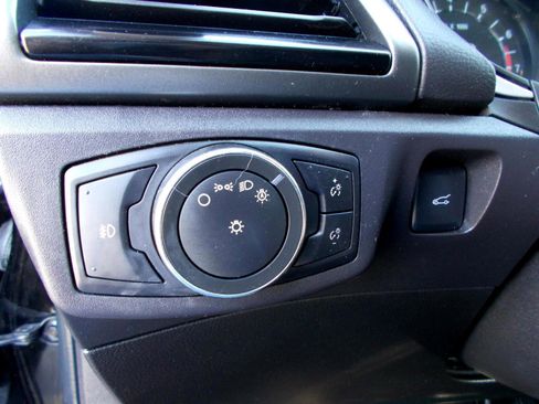 Used 2016 Ford Fusion SE w/ Equipment Group 201A image 19