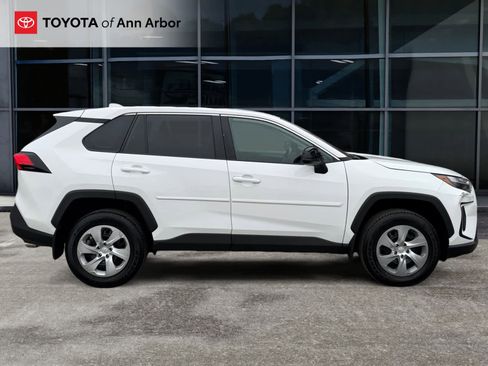 Used 2023 Toyota RAV4 LE image 11