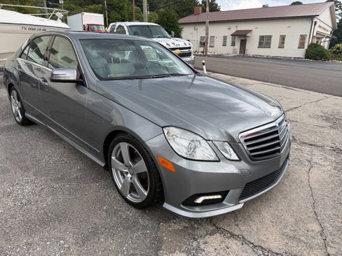 Used 2011 Mercedes-Benz E 350 Sedan image 4