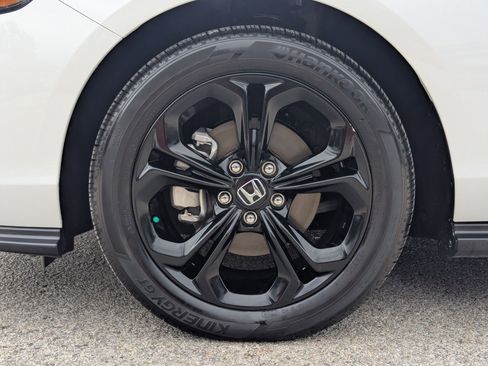 Used 2025 Honda Accord SE image 31