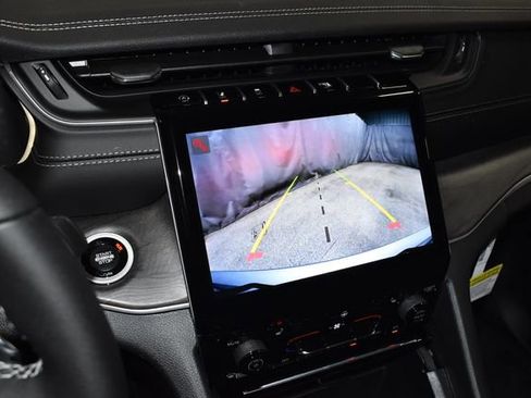 New 2025 Jeep Grand Cherokee Limited image 13