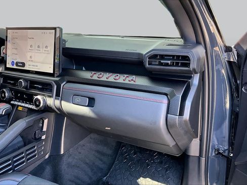 Used 2025 Toyota Tacoma TRD Pro AWD/4WD image 19