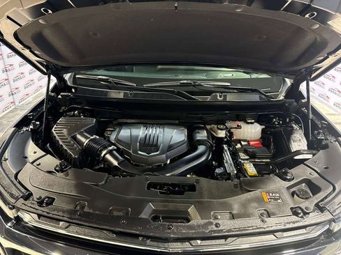 Used 2025 Chevrolet Traverse LT image 51