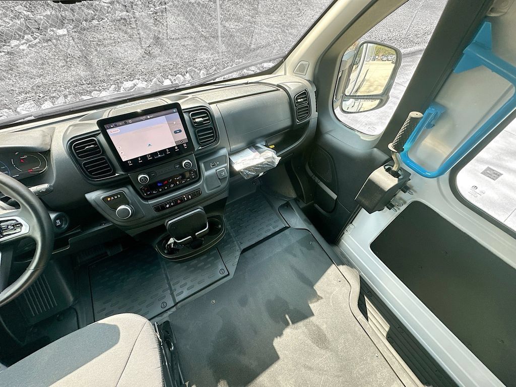 Used 2024 RAM ProMaster 3500 w/ Delivery Van Package FWD image 11