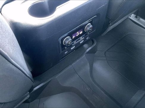 Used 2024 Chevrolet Tahoe Z71 w/ Luxury Package image 10