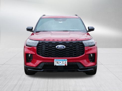 Used 2026 Ford Explorer ST-Line w/ ST-Line Street Pack AWD/4WD image 2