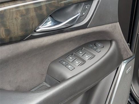 Used 2020 Cadillac Escalade Platinum AWD/4WD image 37