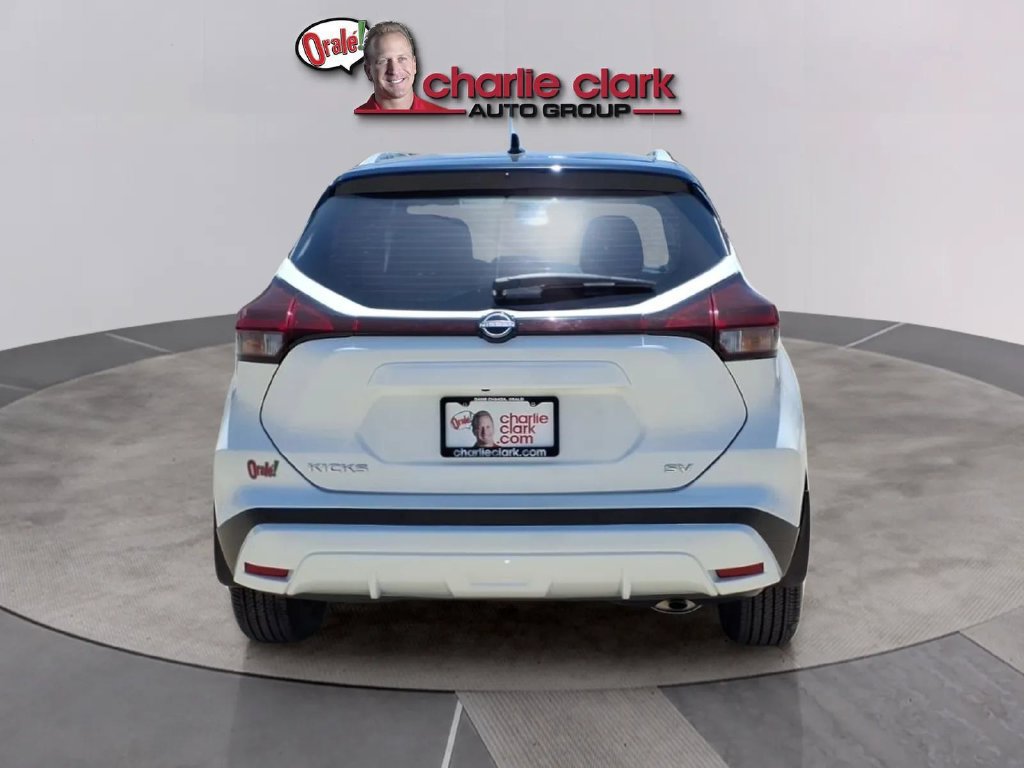 Used 2024 Nissan Kicks SV FWD image 4