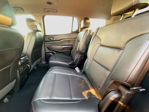 Used 2023 GMC Acadia SLT image 25