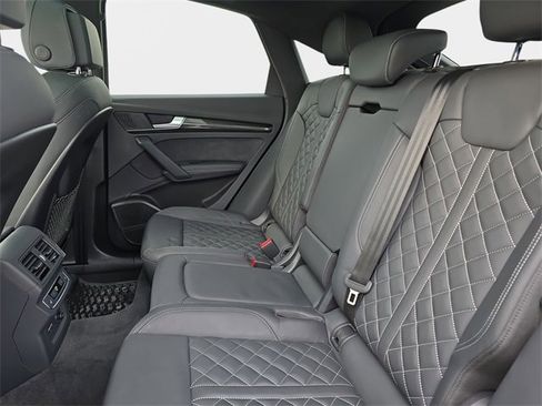 Used 2024 Audi SQ5 Prestige image 18