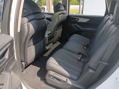 Used 2023 Acura MDX SH-AWD image 14