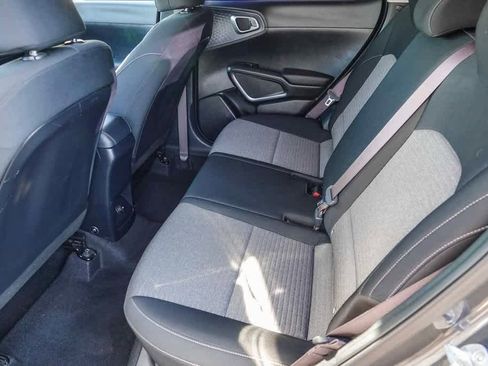 Certified 2022 Kia Soul S image 17