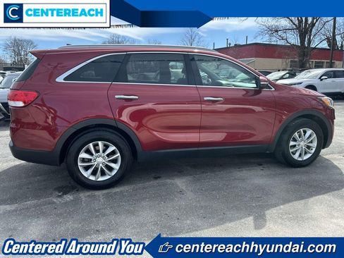 Used 2016 Kia Sorento LX w/ LX Convenience Package image 37