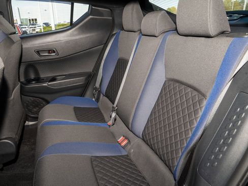 Certified 2022 Toyota C-HR XLE image 8