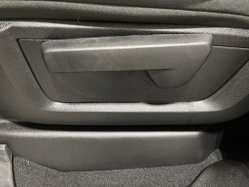 Used 2024 RAM 2500 Tradesman w/ Chrome Appearance Group image 17