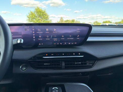 Used 2026 Buick Enclave Preferred AWD/4WD image 17