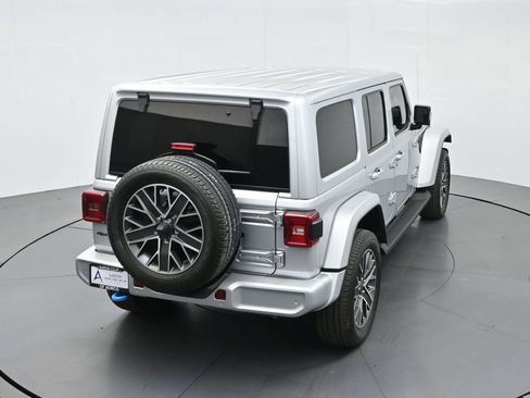 Used 2022 Jeep Wrangler Unlimited Sahara image 61