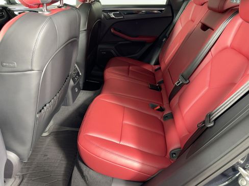 Certified 2026 Porsche Macan AWD/4WD image 15