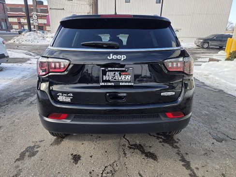 Used 2025 Jeep Compass Latitude image 7